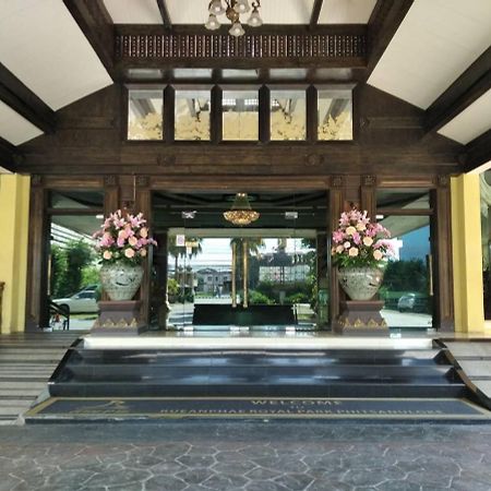 Ruean Phae Royal Park Hotel Phitsanulok Exterior foto